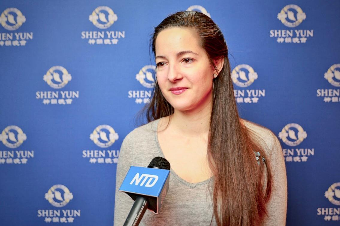 Shen Yun Reminds Swiss Audience of Traditional Values