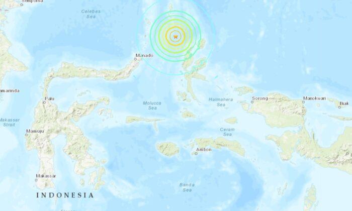Indonesia Says Magnitude 7 Quake Off Sulawesi, Residents Flee Buildings