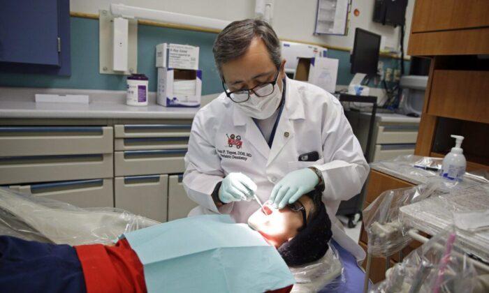 Ottawa Keeping Overhead Cost of Dental Care Program ‘Confidential’: Parliamentary Budget Office