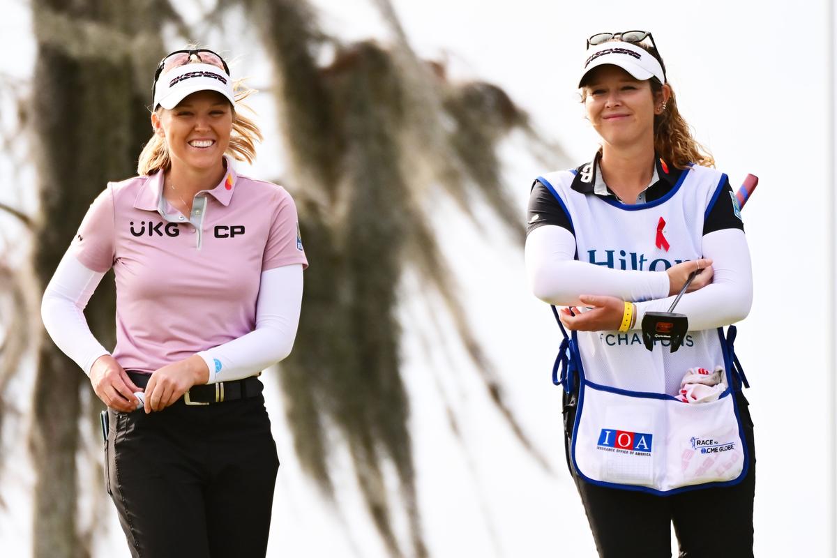 Henderson, Pain-Free, Leads Korda by 1 in LPGA Tour Opener