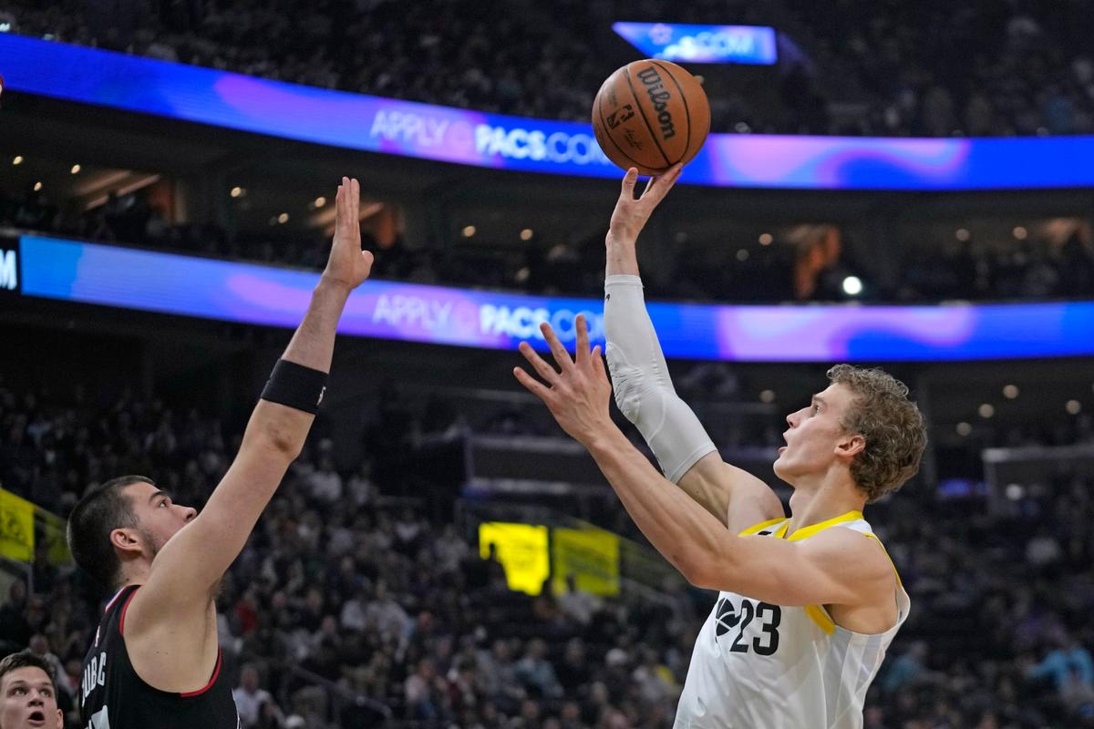 Lauri Markkanen Returns to Help Jazz Rout Clippers