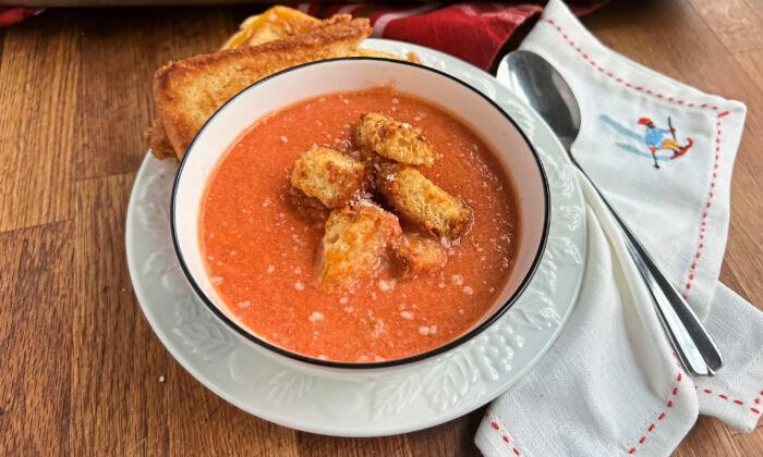 Homemade Tomato Soup With Cheesy Croutons