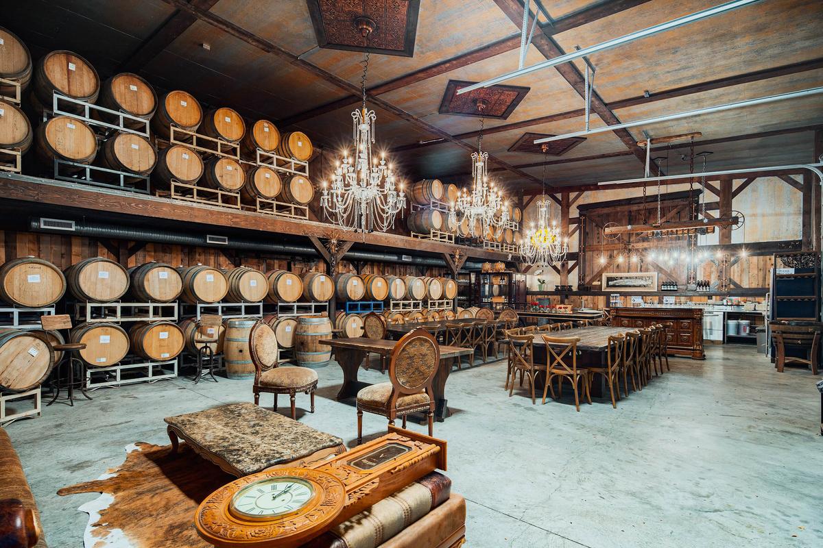 The winery's cavernous tasting room is an ideal setting for large gatherings. (Courtesy of Sotheby’s International Realty Canada)