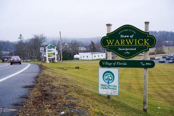 A sign welcomes visitors to the Town of Warwick, N.Y., on Jan 12, 2023. (Cara Ding/The Epoch Times)