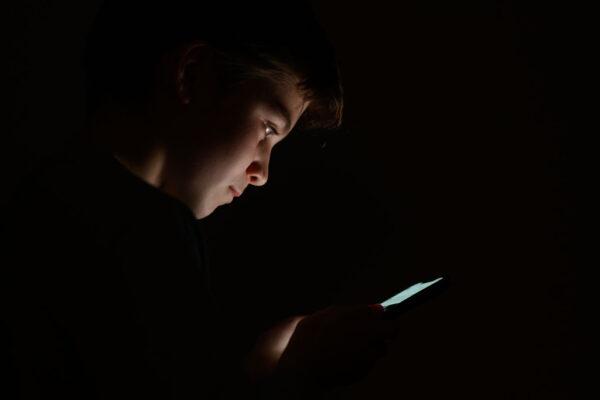Screens Negatively Impacting Kids' Brains, Fueling ADHD Epidemic: Experts 