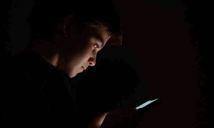 Screens Negatively Impacting Kids' Brains, Fueling ADHD Epidemic: Experts 