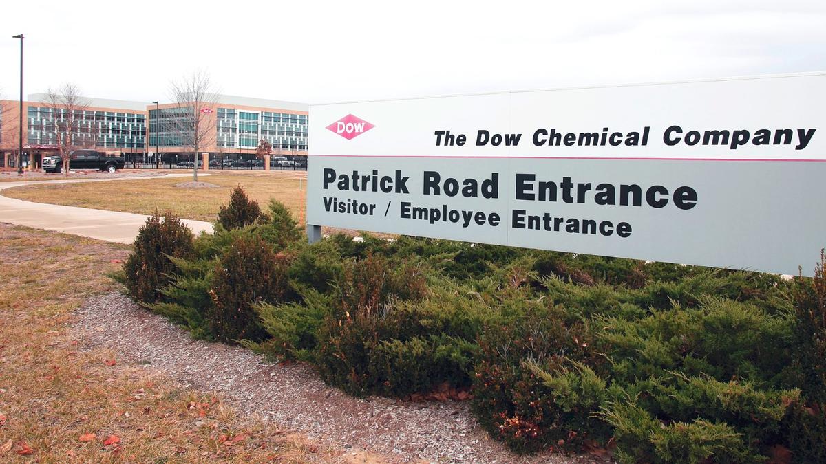 Dow to Slash 2,000 Jobs as Part of $1 Billion Cost-Savings Plan