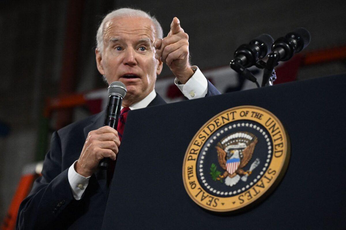 President Joe Biden speaks about the U.S. economy at Steamfitters Local 602 in Springfield, Va., on Jan. 26, 2023. (Andrew Caballero-Reynolds/AFP via Getty Images)