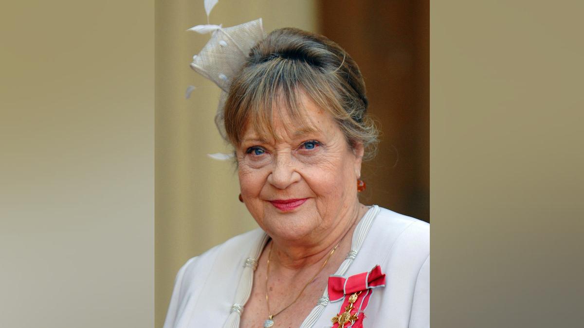 Sylvia Syms, ‘Ice Cold in Alex,’ and ‘The Queen’ Star, Dies