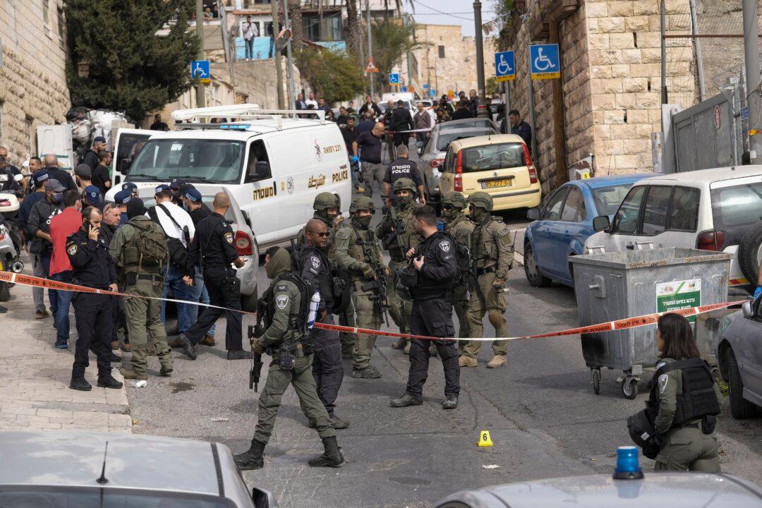 Israel to Its Citizens: Be Armed and Alert in Public to Foil Terrorist Attackers