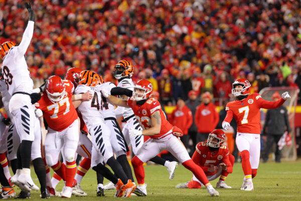 Harrison Butker (7) of the Kansas City Chiefs kicks a field goal against the Cincinnati Bengals during the first quarter in the AFC Championship Game at GEHA Field at Arrowhead Stadium in Kansas City on Jan. 29, 2023. (Kevin C. Cox/Getty Images)