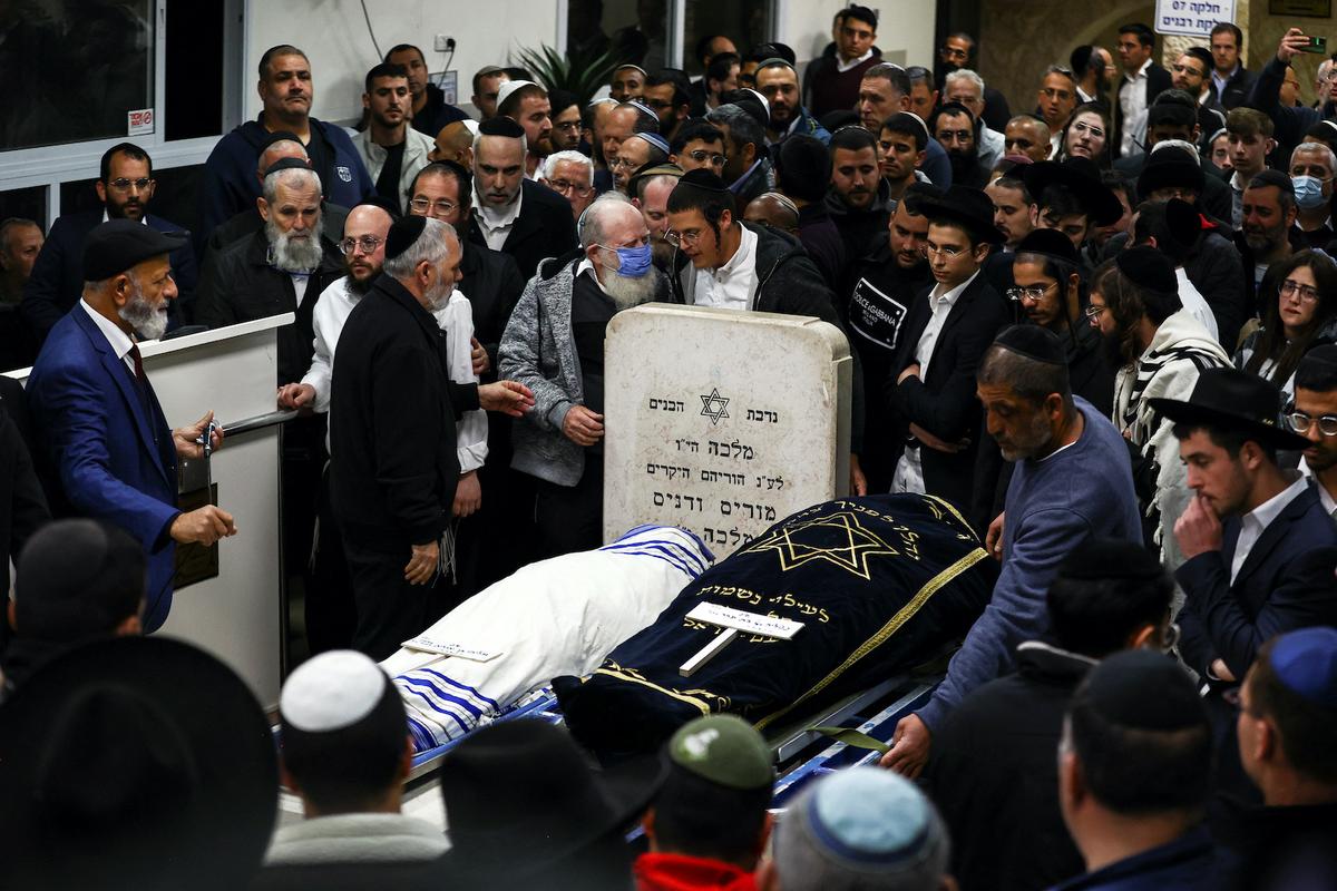 Israel Accelerates Gun Ownership Process in Response to Terror Shooting at Synagogue