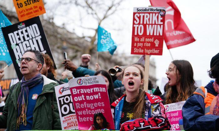 UK Sees Biggest Strike in a Decade as School Teachers Join Walkout