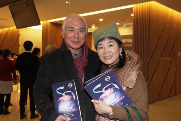 Mr. Park Jong-ho, a company president, attends Shen Yun Performing Arts at the Sohyang Theatre with his wife in Busan, South Korea, on Feb. 2, 2023. (Kim Guk-hwan/The Epoch Times)