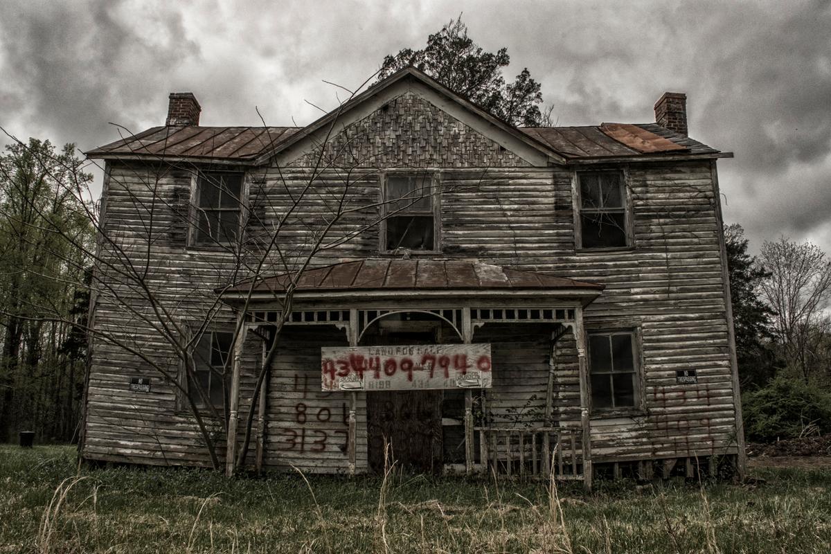 An abandoned property for sale in Somerset, Virginia, was photographed in April 2021. (Courtesy of Michael Wade)