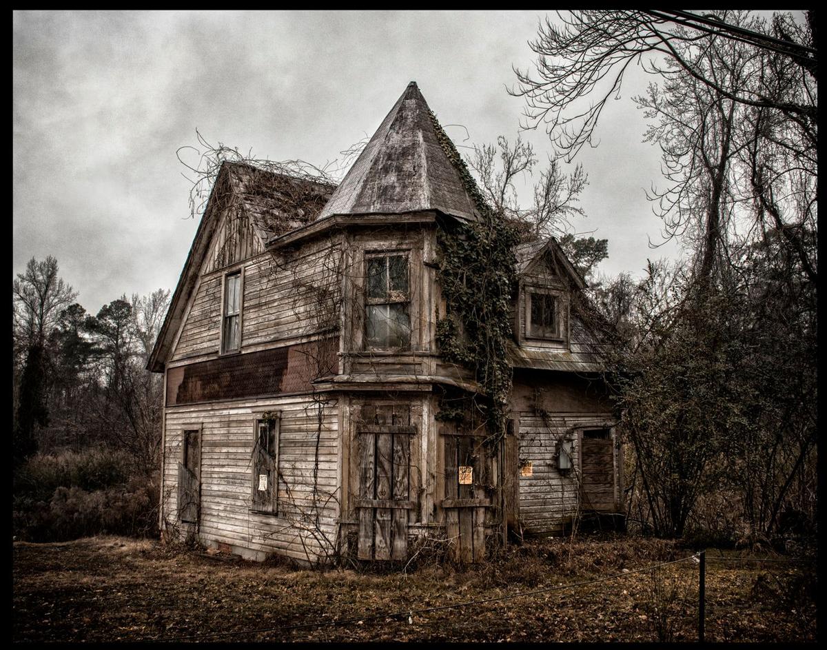 An abandoned home in Claremont, Virginia, photographed in December 2019. (Courtesy of Michael Wade)