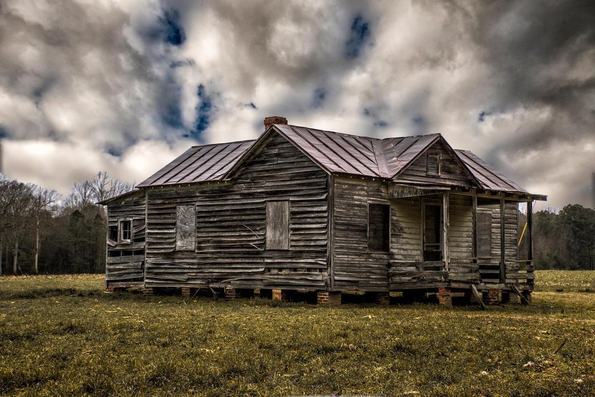 An abandoned house in Ivor, Virginia, photographed in January 2023. (Courtesy of Michael Wade)