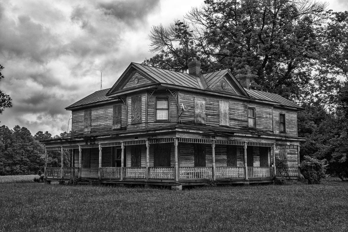 An old abandoned home in Ashland, Virginia, photographed in August 2020. (Courtesy of Michael Wade)