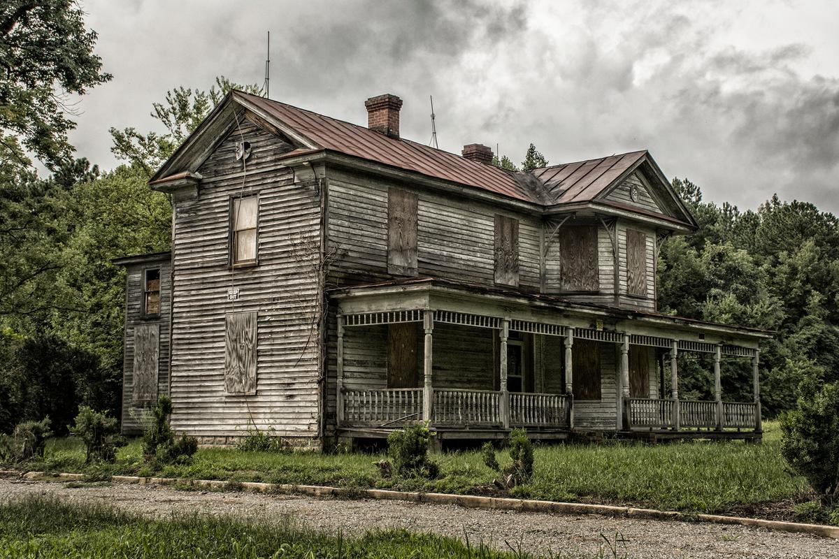 An old home in Ashland, Virginia, photographed in August 2020. (Courtesy of Michael Wade)