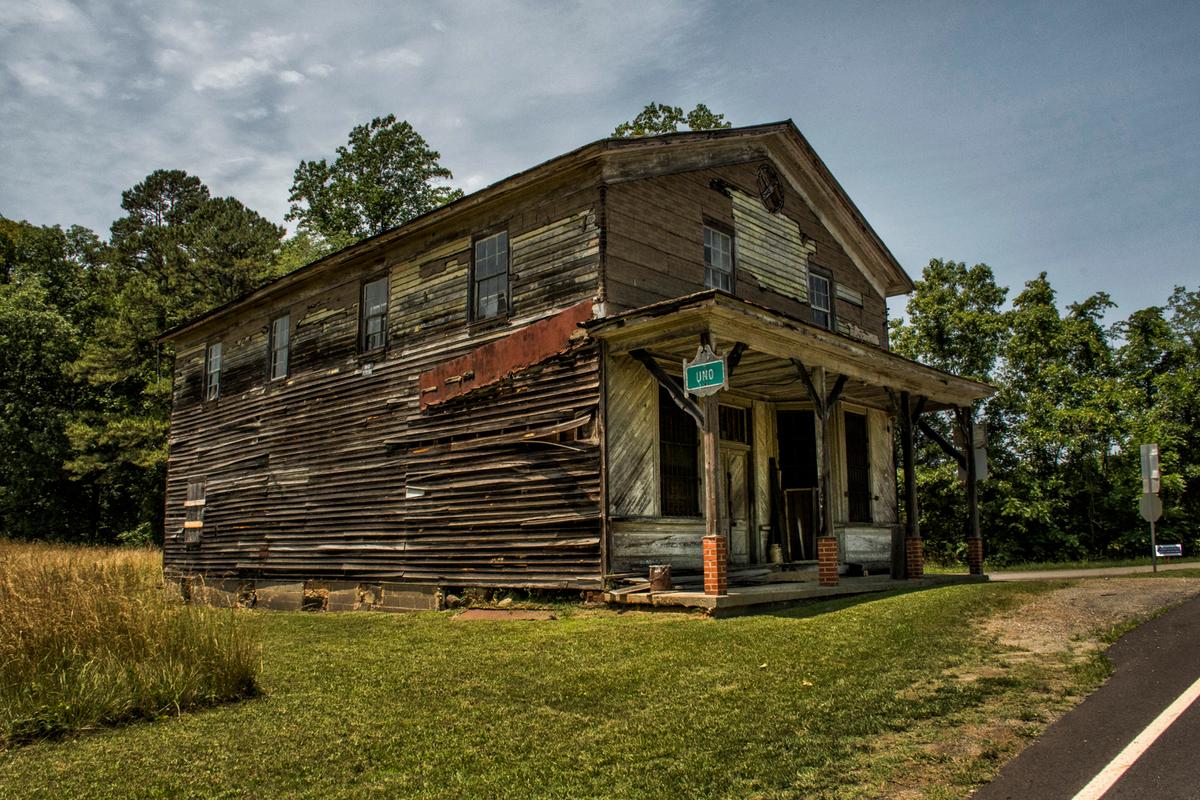 A deserted goods store and post office in Uno, Virginia, photographed in June 2021. (Courtesy of Michael Wade)