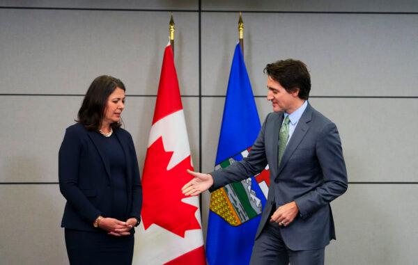 Prime Minister Justin Trudeau meets with Alberta Premier Danielle Smith as Canada's premiers meet in Ottawa on Feb. 7, 2023. (Sean Kilpatrick/The Canadian Press)