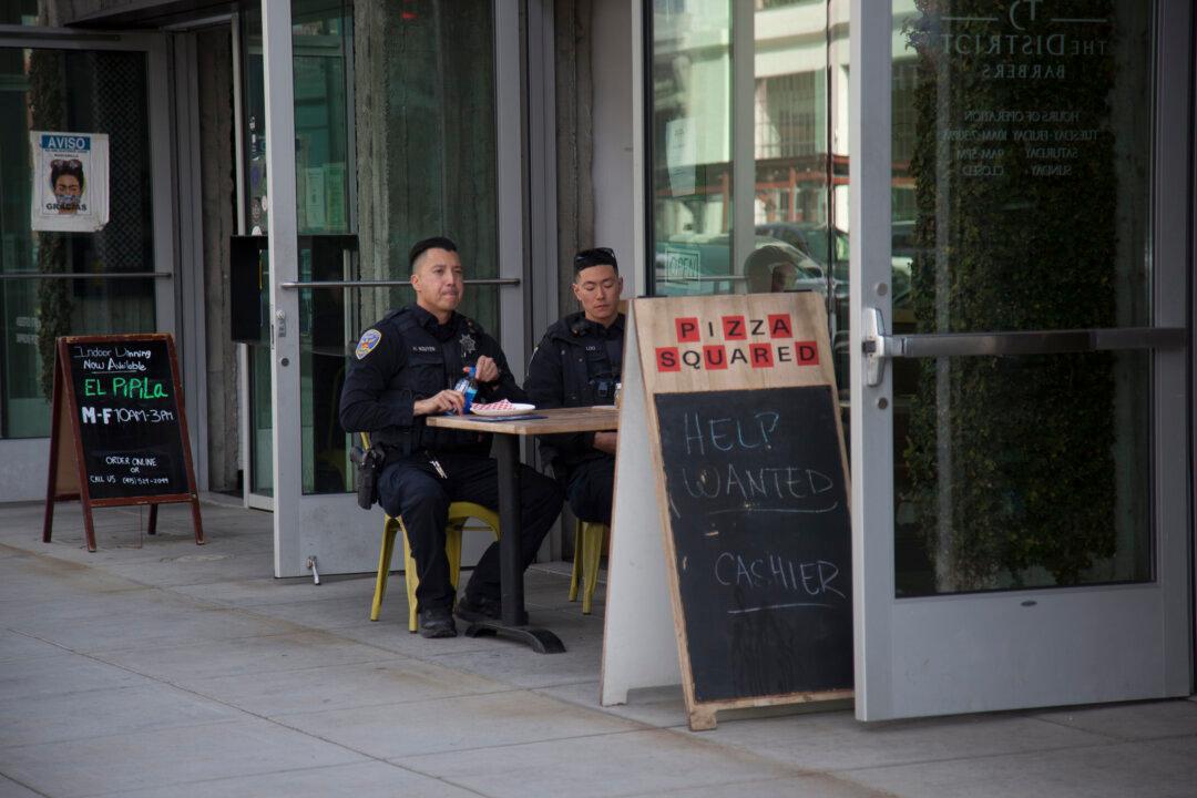 San Francisco Pizza Shop Fires Employee Who Refused to Serve Police Officers