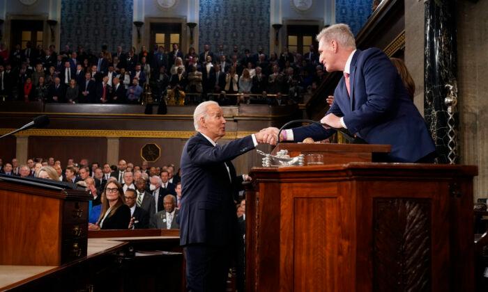 Pressure for Compromise Mounts as Biden, McCarthy Resume Debt Limit Talks