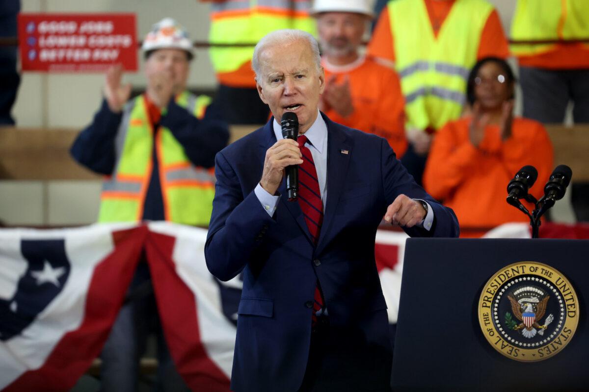 U.S. President Joe Biden speaks to guests at the Laborers’ International Union of North America training center in De Forest, Wis., on Feb. 8, 2023.  (Scott Olson/Getty Images)