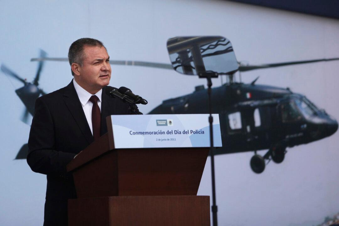 Mexico: Ex-Security Chief Stole $745 Million From Contracts