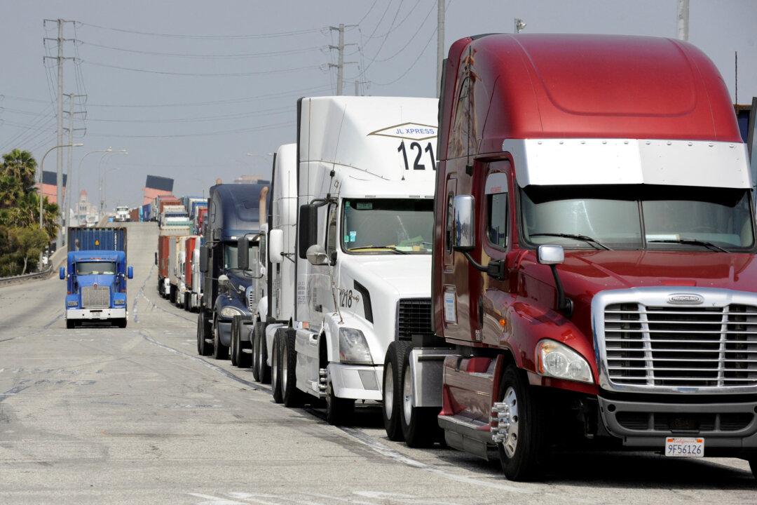 Republican Senators Oppose New Environmental Regulation on Heavy-Duty Trucks
