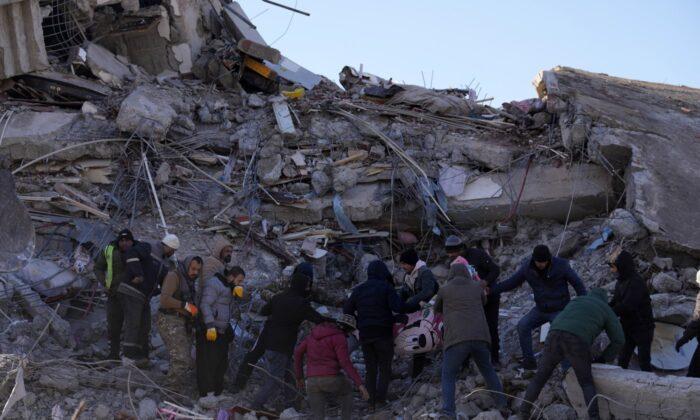 Turkish Consulate Says Deadline for Canadian Rescue Teams in Quake Zone Has Passed