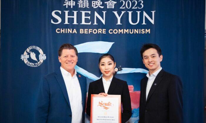 State Senator Impressed With the Message of Freedom of Expression in Shen Yun