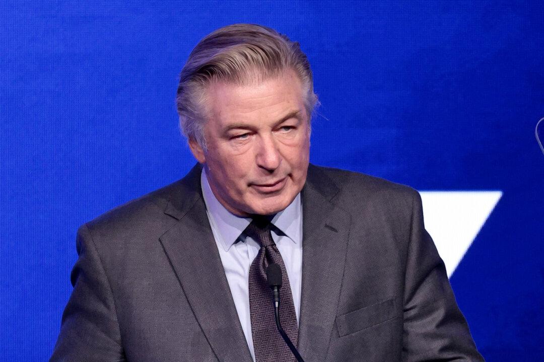 Prosecutors Dismiss Alec Baldwin Charge, Citing New Evidence