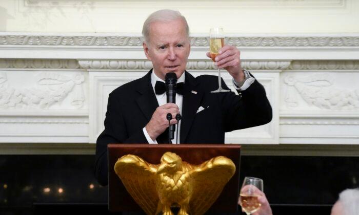 Biden Hosts Governors at White House for Dinner