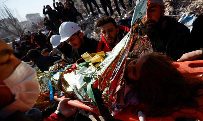 Death Toll in Turkey, Syria Quake Tops 33,000; Turkey Starts Legal Action Against Builders