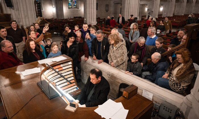 PHOTOS: Italian Organist Uplifts Audience at Chapel in New York