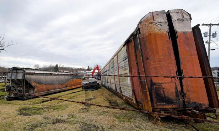 Indiana Congressman Calls for Immediate Halt of Hazardous Shipments From Ohio Derailment