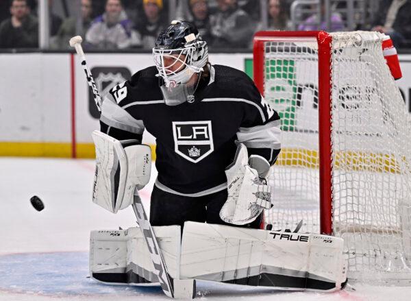 Los Angeles Kings goaltender Pheonix Copley blocks a shot during the first period of an NHL hockey game against the Buffalo Sabres in Los Angeles, on Feb. 13, 2023. (Alex Gallardo/AP Photo)