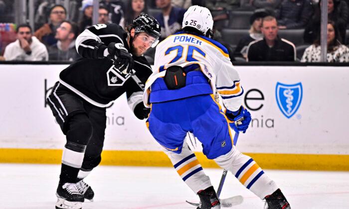 Kempe Scores for 3rd Straight Game, Kings Beat Sabres 5–2