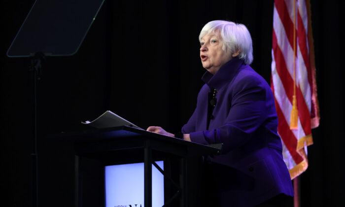 US Default Would Cause Job, Benefits Losses, Yellen Tells Counties