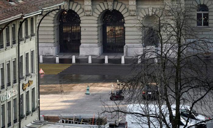 Man Arrested Outside Swiss Parliament After Suspicious Activity