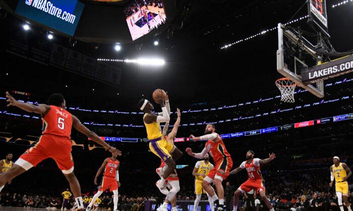 LeBron, Anthony Davis Get New-look Lakers Past Pelicans