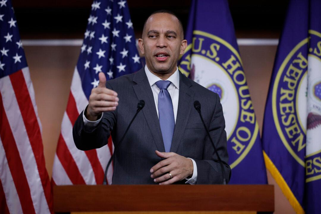 House Minority Leader Hakeem Jeffries, Rep. Cuellar Visit Southern Border After GOP Visit