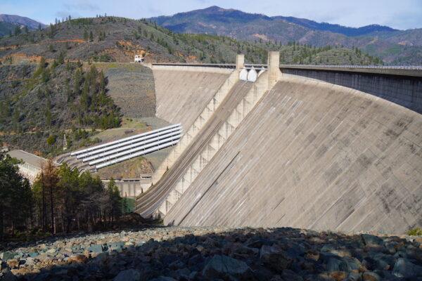 Shasta Dam in Lake Shasta, Calif, on Feb. 14, 2023. (Allan Stein/The Epoch Times)
