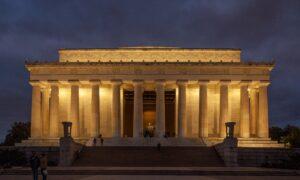 The Lincoln Memorial: Reflecting on Greatness