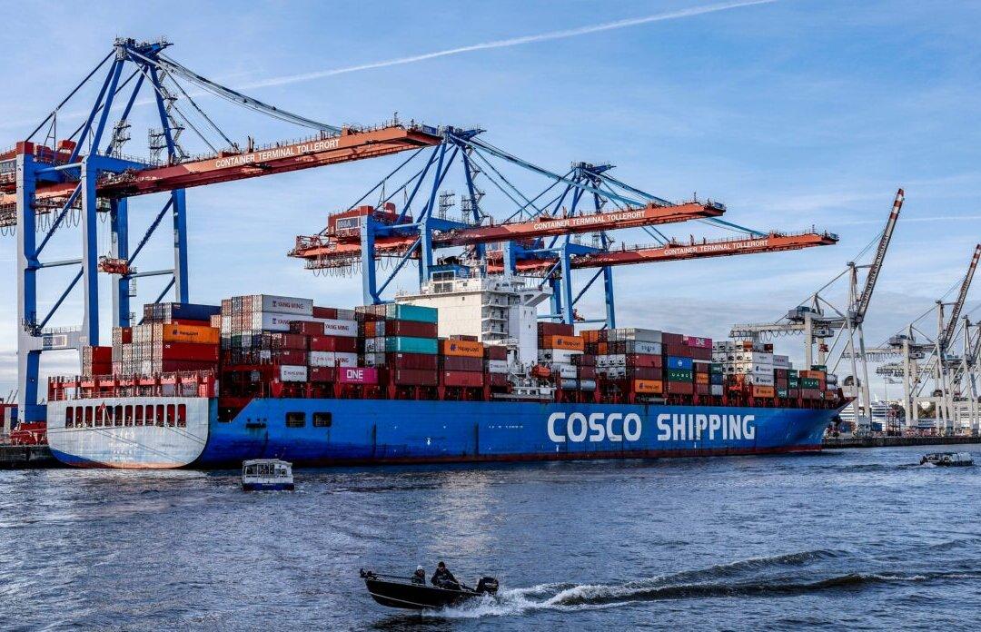 China Container Freight Index Plunges for Five Consecutive Months Due to Weak Exports