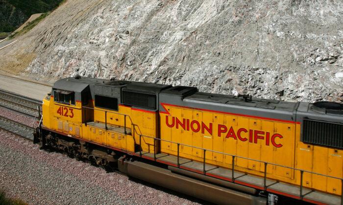 Union Pacific Reaches Agreement With 2 Unions on Paid Sick Leave Days