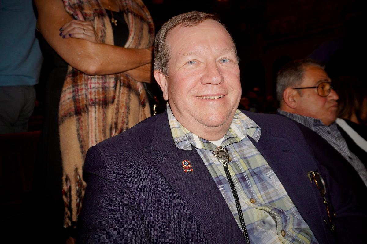 Retired Judge Appreciates Shen Yun Bringing Literature to Life