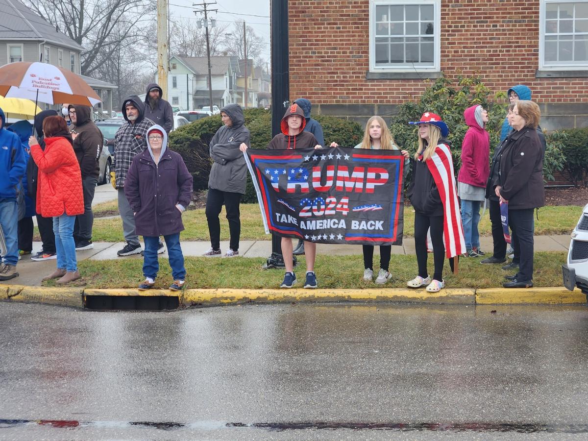 Trump Buys Food for Residents, Firemen at East Palestine McDonald’s: ‘We’re Going to Take Care’ of Them