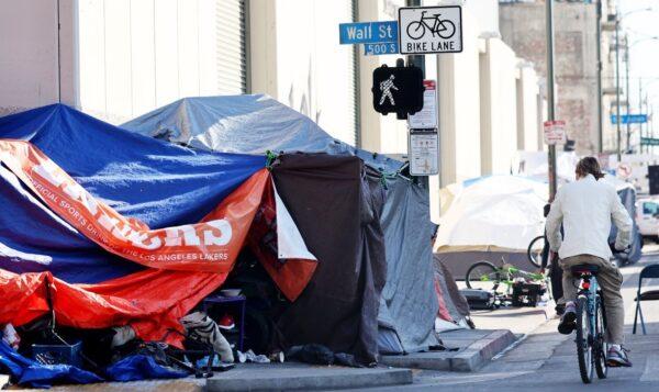 A homeless encampment lines a street in Los Angeles on Dec. 14, 2022. (Mario Tama/Getty Images)